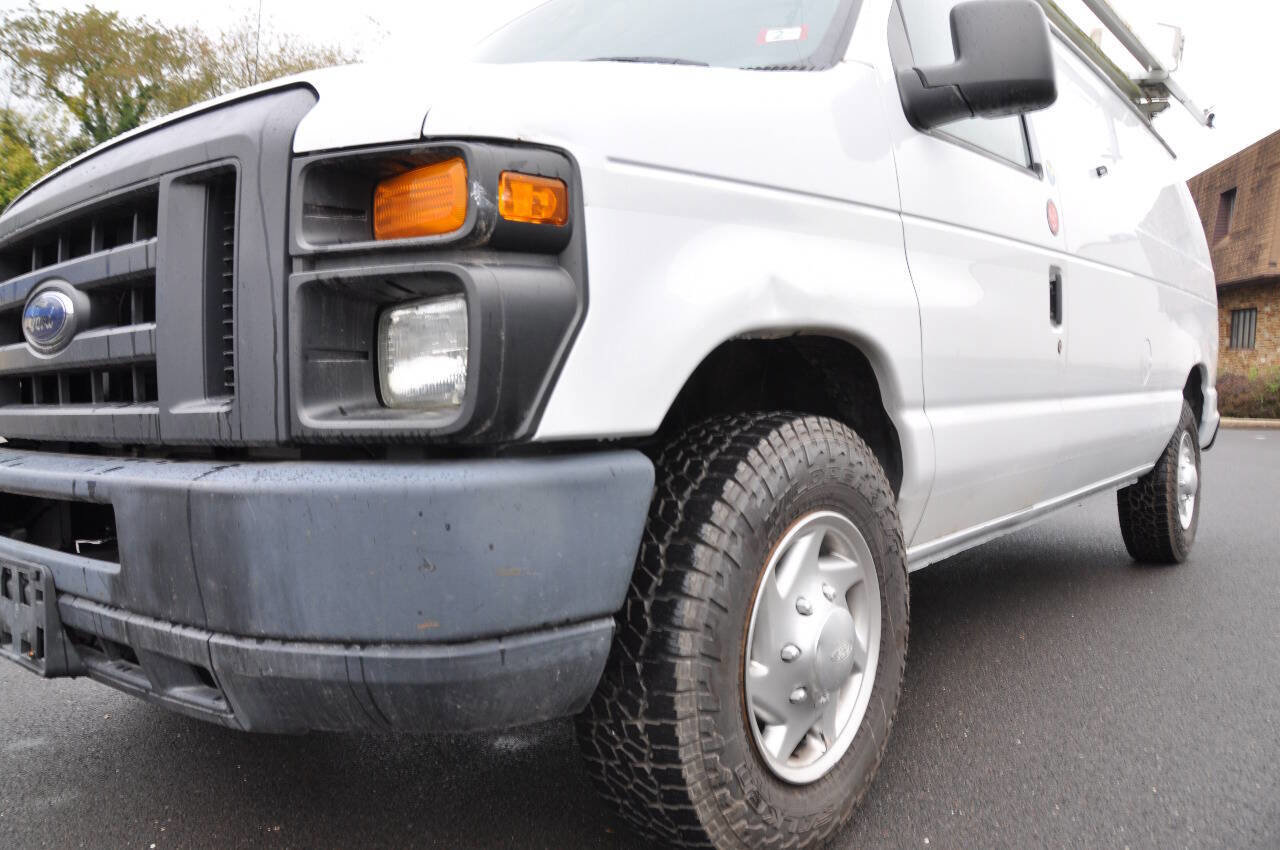 Used 2013 Ford E-250 and Econoline 250 w/ PWR Group image 2