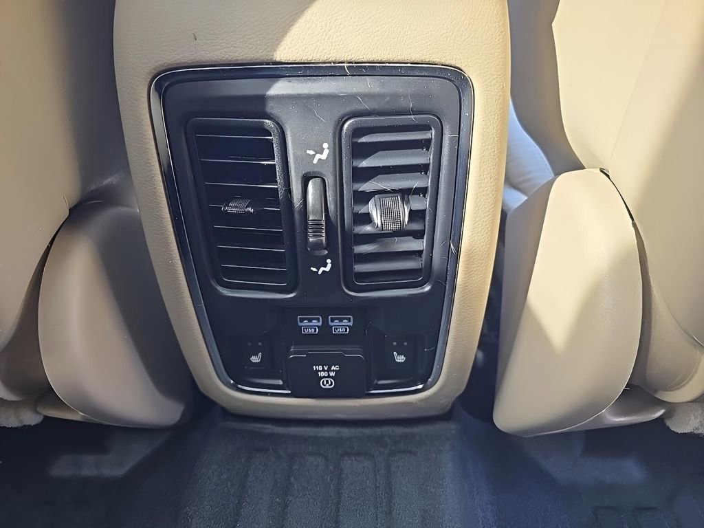 Used 2014 Jeep Grand Cherokee Limited w/ Luxury Group II image 19