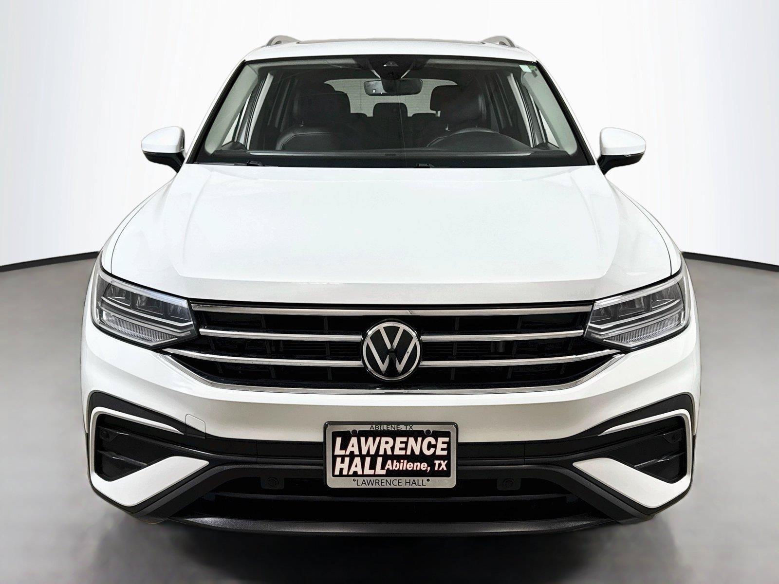 Used 2022 Volkswagen Tiguan SE FWD image 2