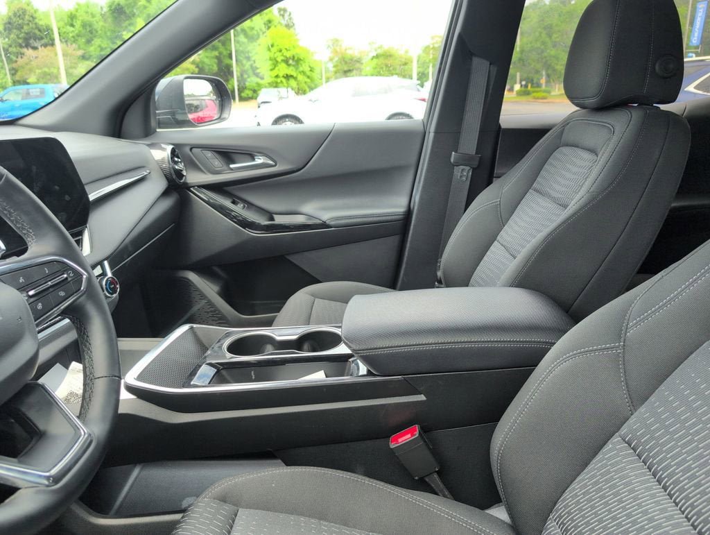 Certified 2025 Chevrolet Equinox LT FWD image 2