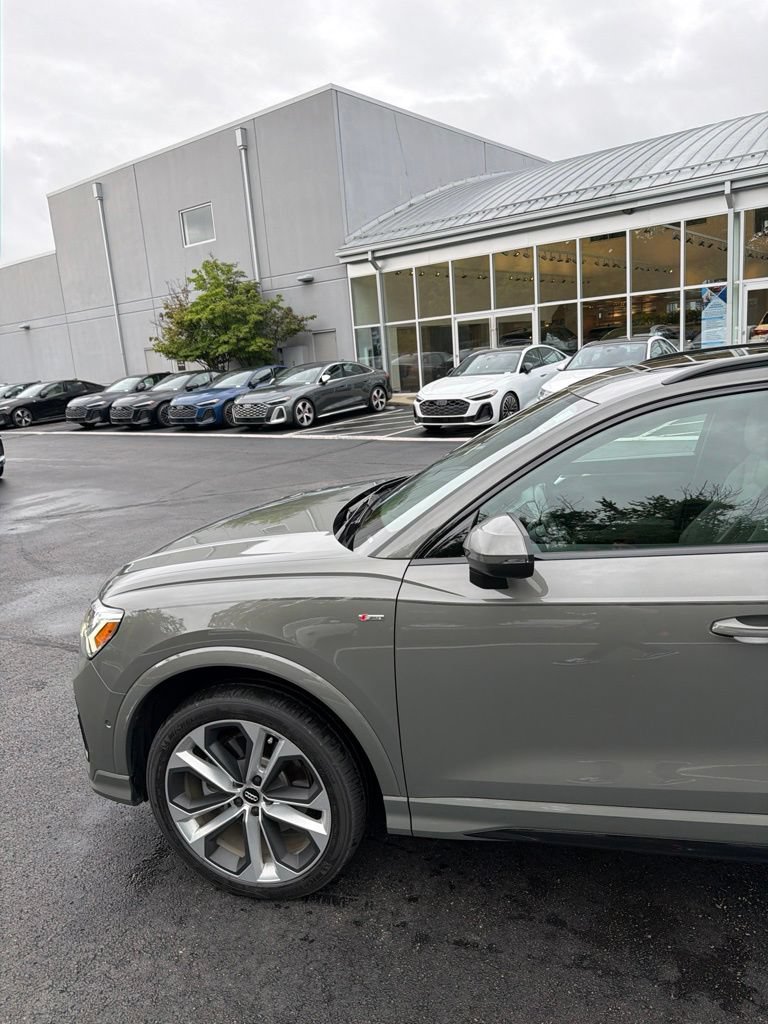 Used 2021 Audi Q3 2.0T Premium Plus w/ Premium Plus Package AWD/4WD image 16