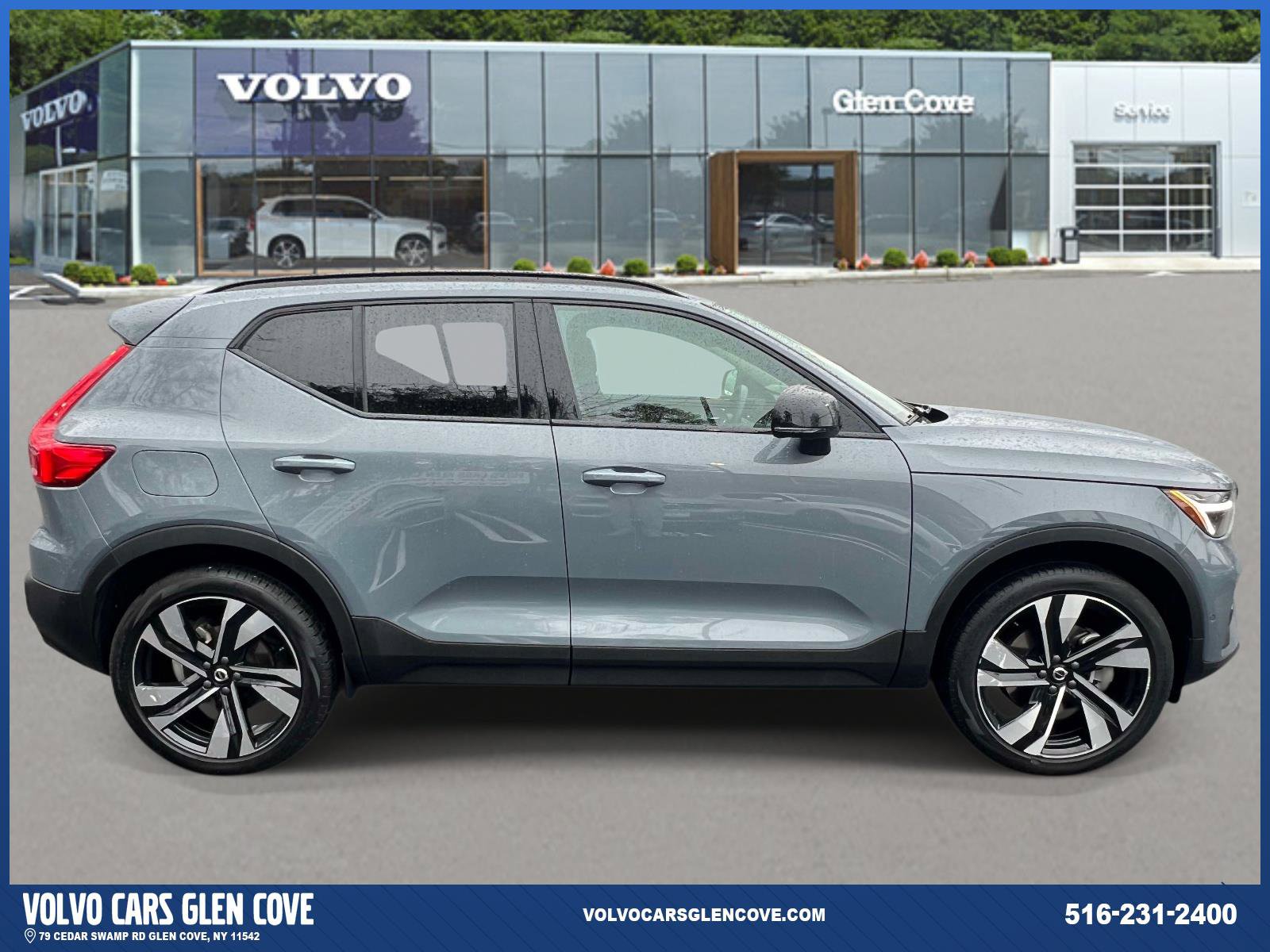Used 2023 Volvo XC40 B5 Plus w/ Protection Package Premier image 3