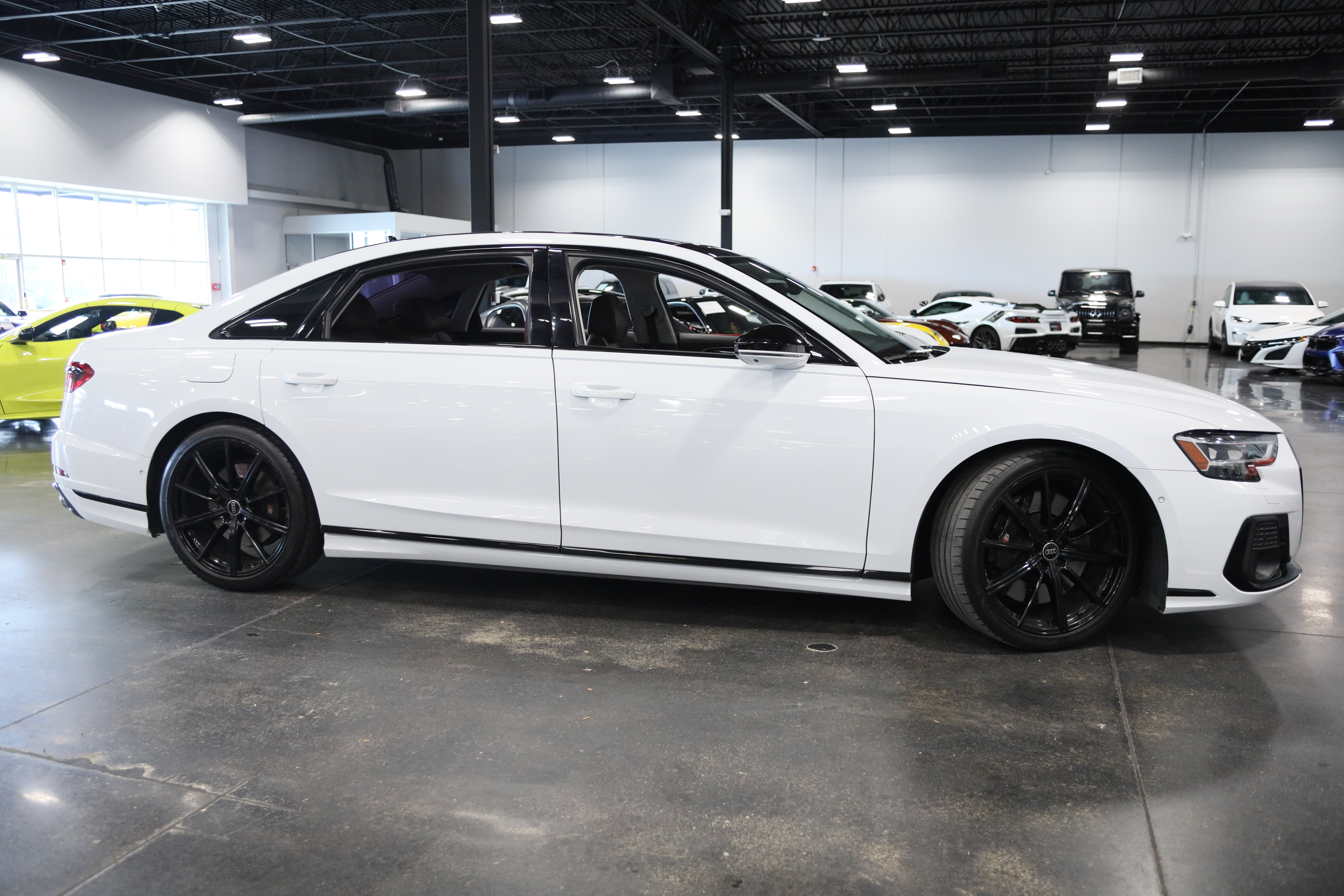 Used 2023 Audi S8 AWD/4WD image 8