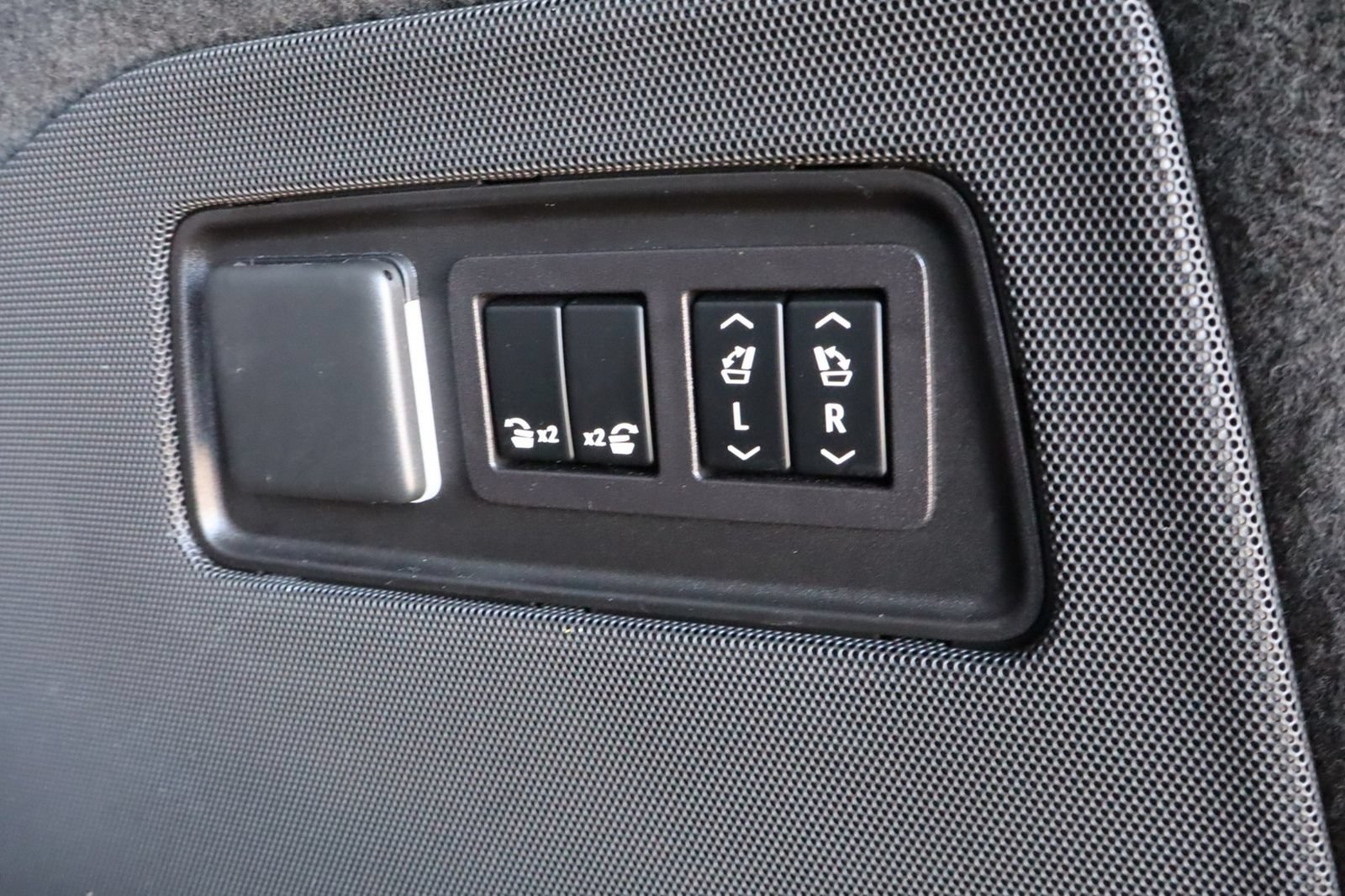 Used 2023 Cadillac Escalade V AWD/4WD image 44