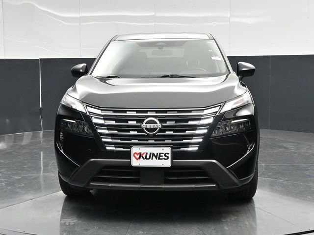 Used 2025 Nissan Rogue SV AWD/4WD image 2