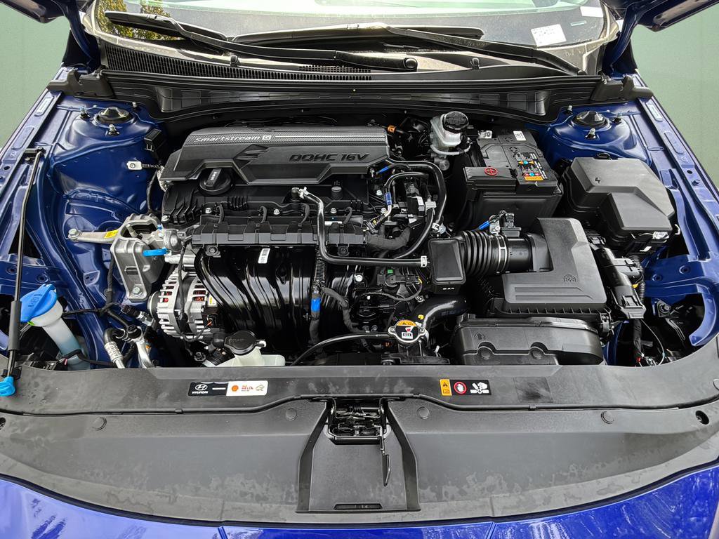 Used 2025 Hyundai Elantra Sport FWD image 9