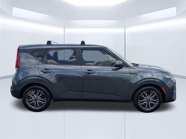 Used 2021 Kia Soul LX FWD image 3