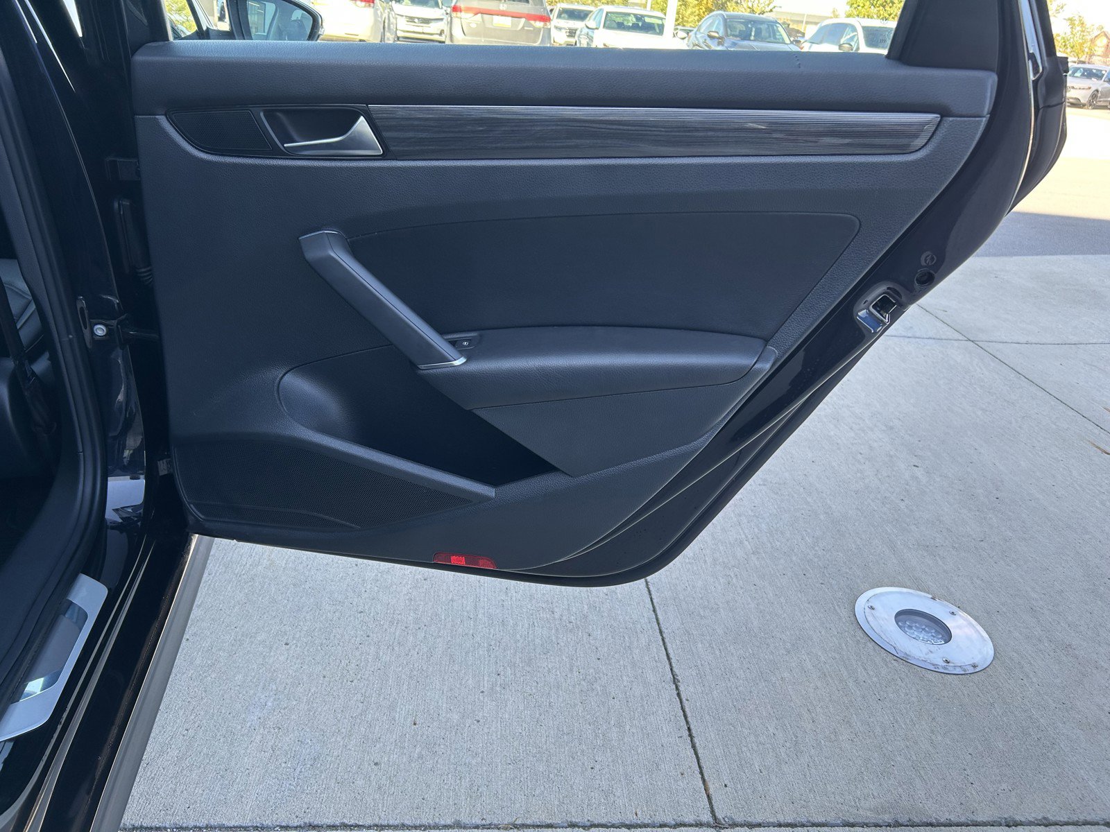 Used 2020 Volkswagen Passat 2.0T R-Line image 17