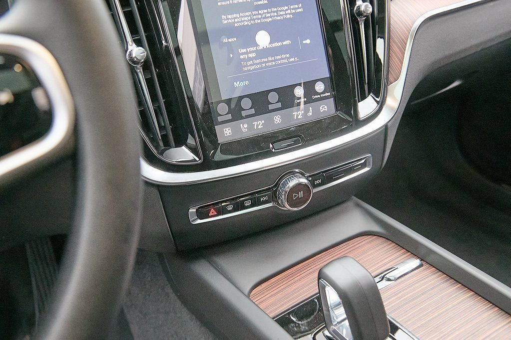 New 2026 Volvo V60 B5 Cross Country Plus w/ Climate Package image 15