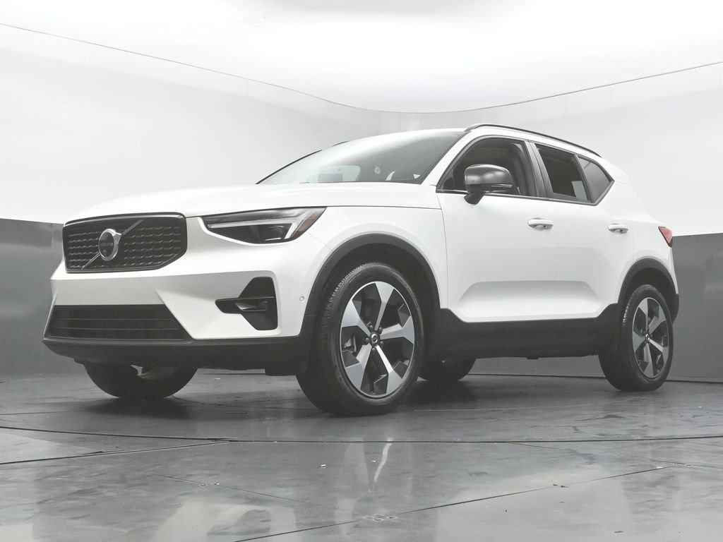 Used 2026 Volvo XC40 B5 Plus AWD/4WD image 54