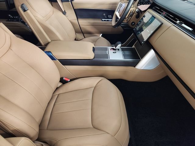 New 2026 Land Rover Range Rover Long Wheelbase Autobiography image 3