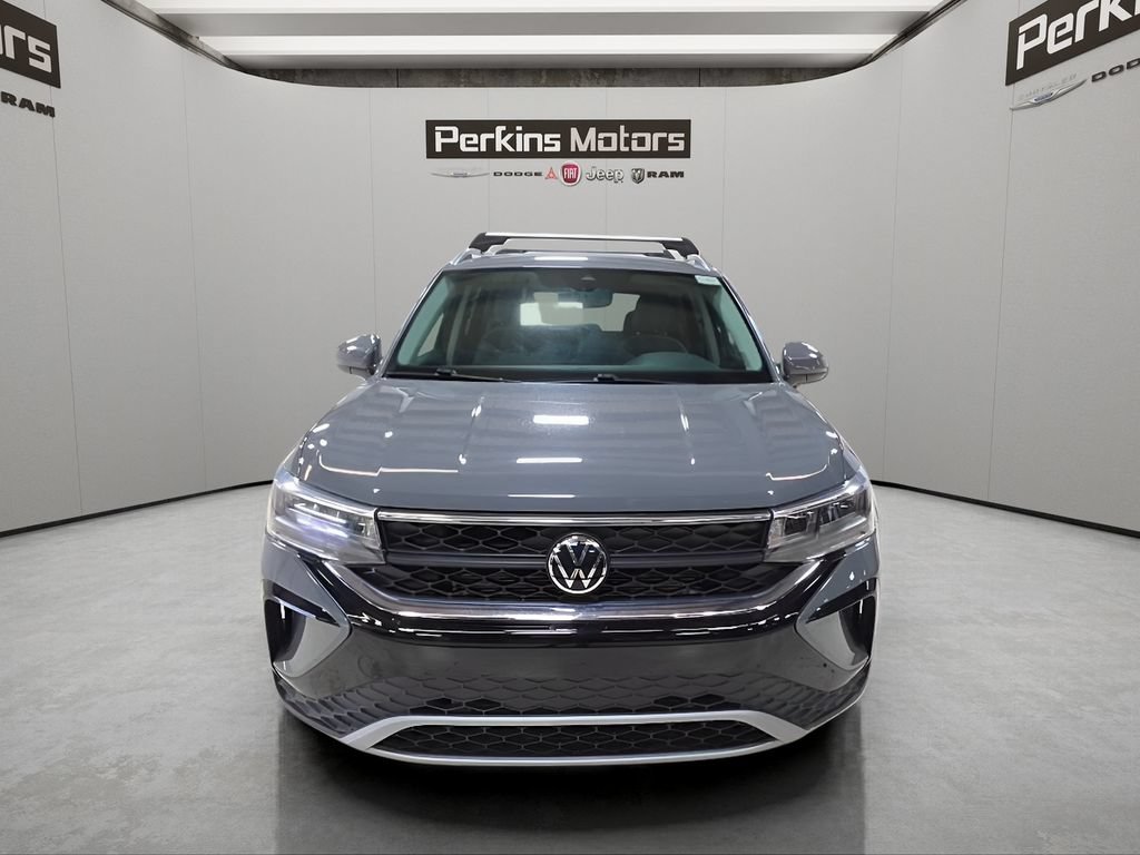 Used 2023 Volkswagen Taos SE FWD image 8