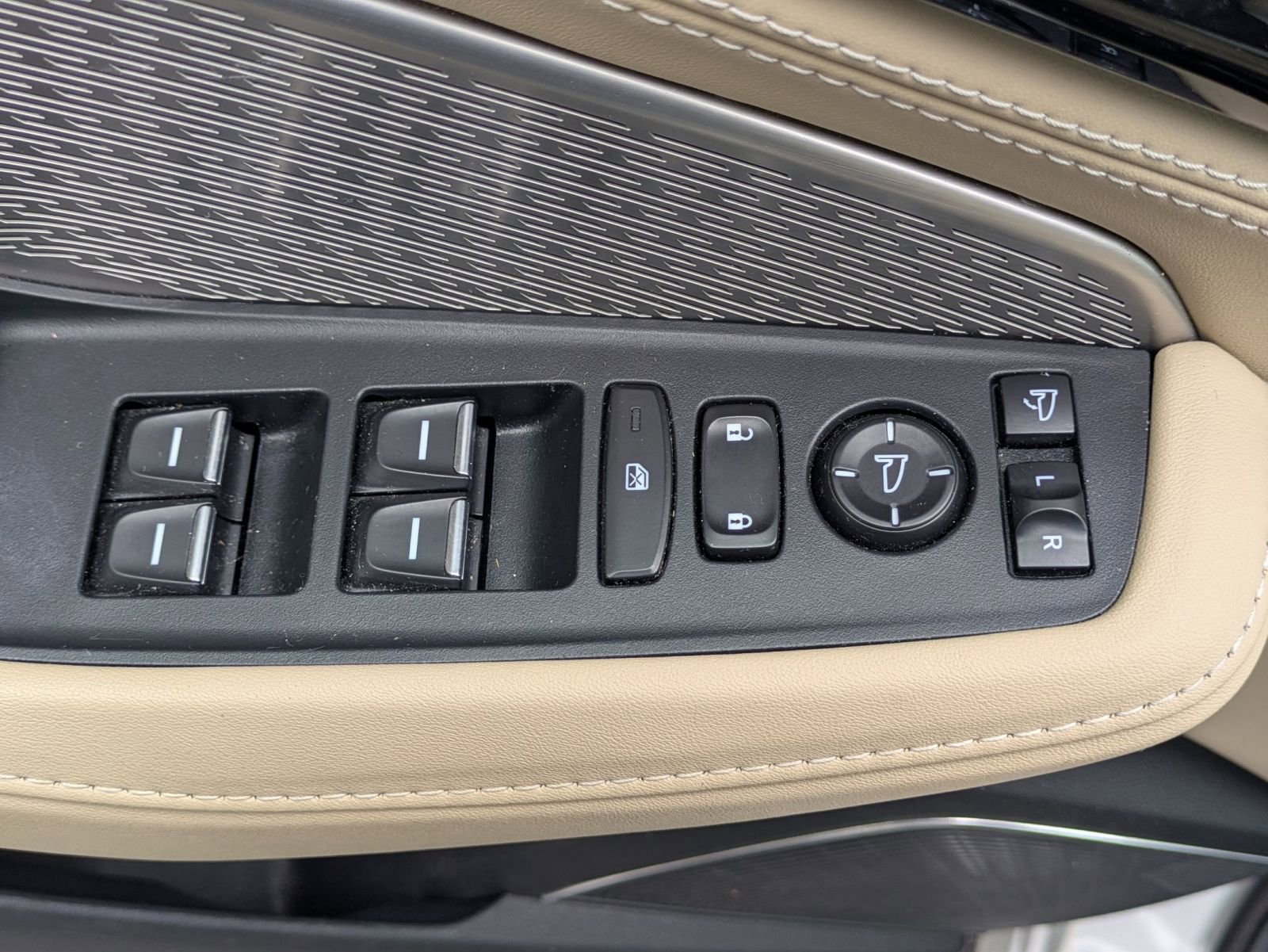 Certified 2023 Acura MDX SH-AWD w/ Advance Package image 21