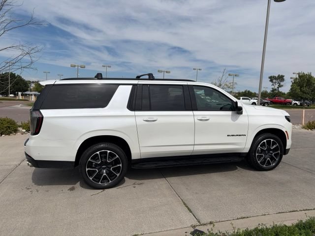 Used 2025 Chevrolet Suburban RST w/ Comfort Package AWD/4WD image 14