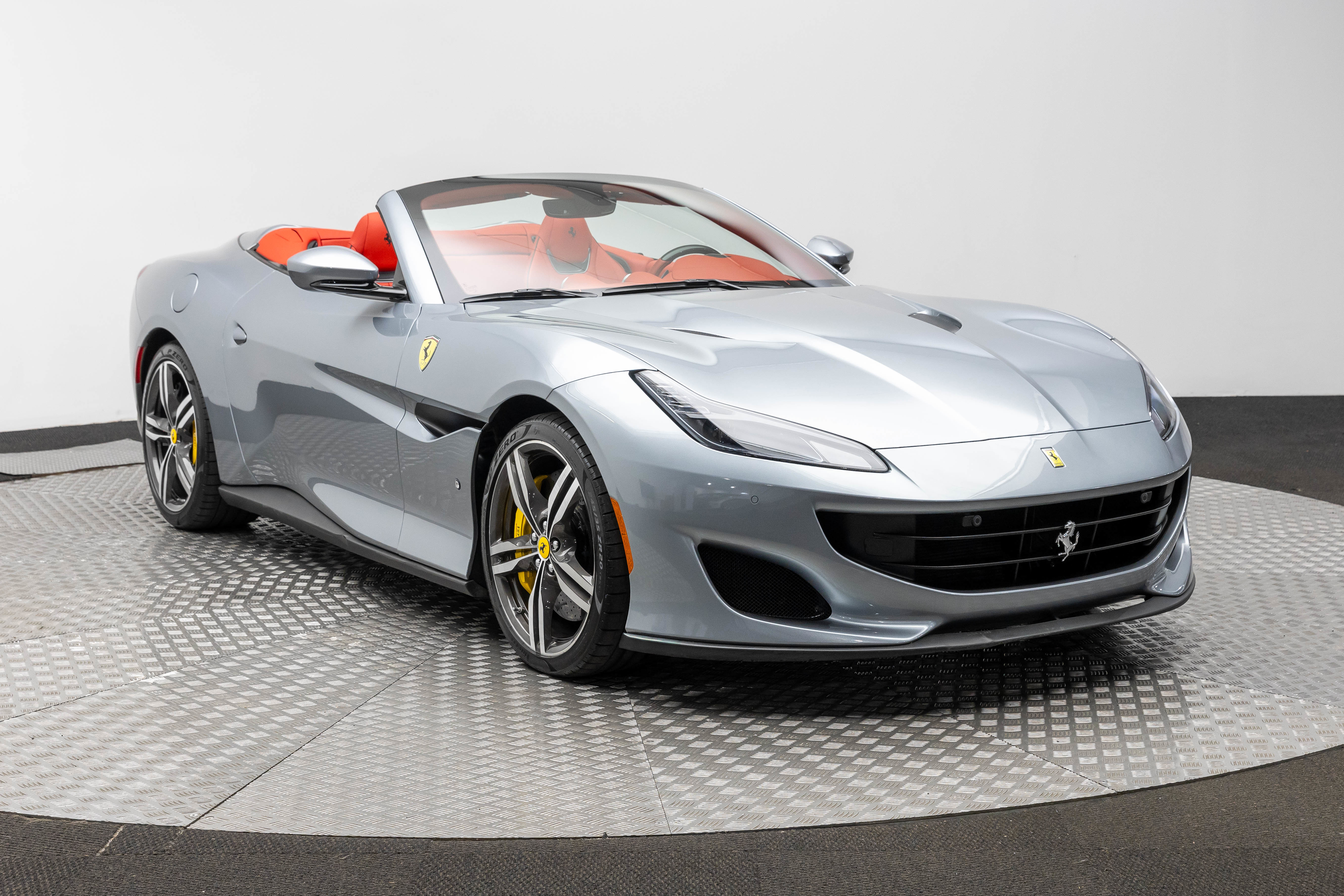 Certified 2019 Ferrari Portofino RWD image 11