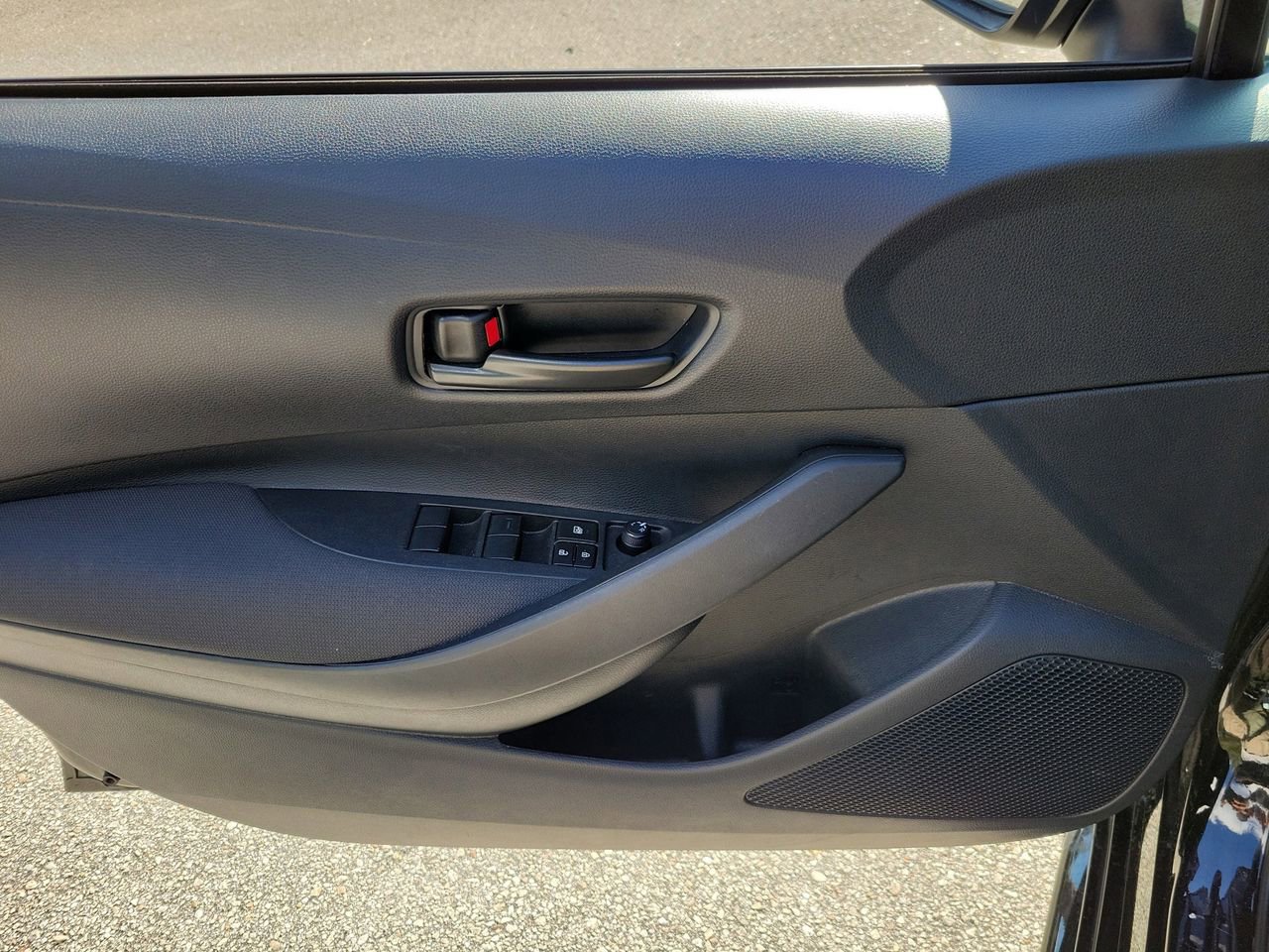 Used 2025 Toyota Corolla LE image 13