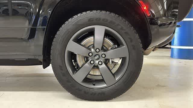 Used 2024 Land Rover Defender 110 X-Dynamic SE AWD/4WD image 10