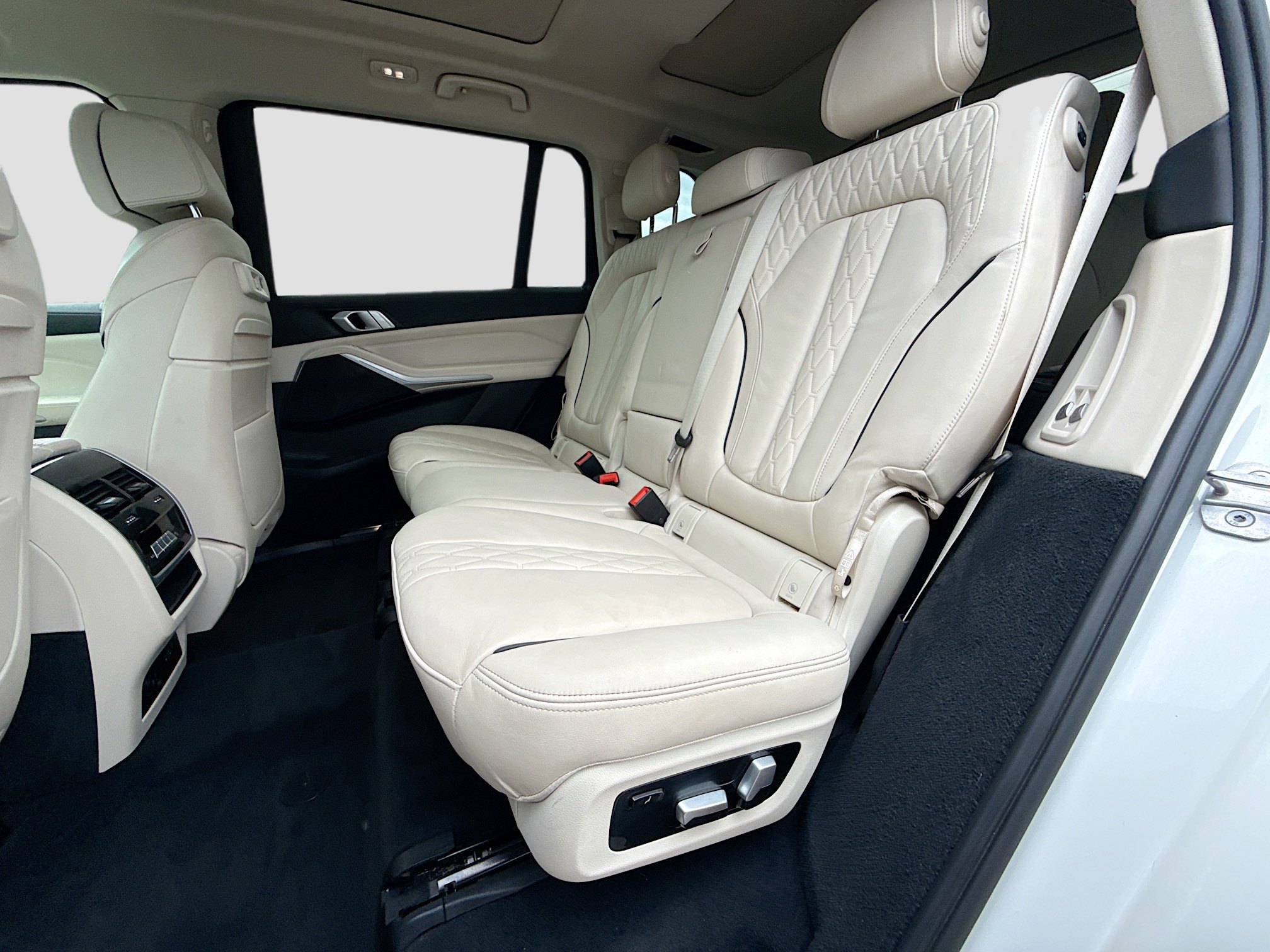 Used 2021 BMW X7 xDrive40i w/ Premium Package 2 image 21