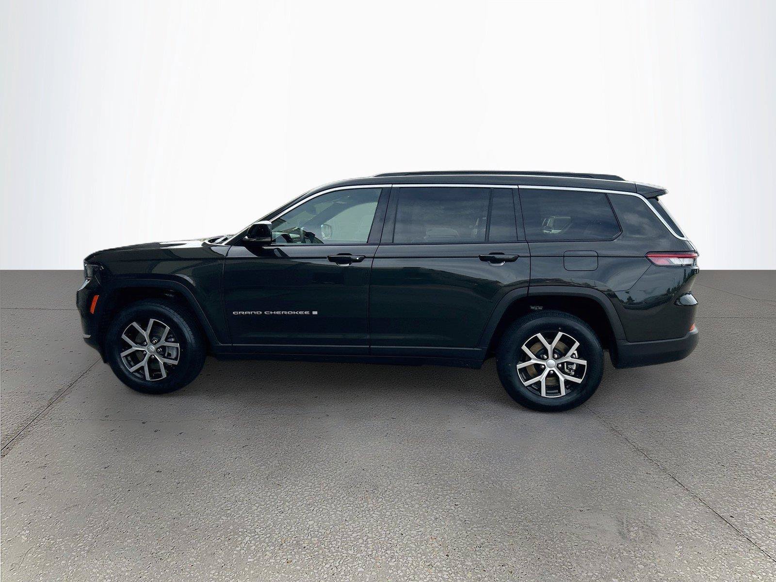 Used 2024 Jeep Grand Cherokee L Limited AWD/4WD image 7