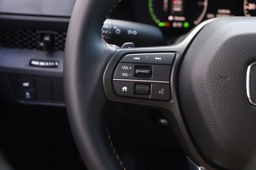 Used 2025 Honda CR-V Sport-L image 13