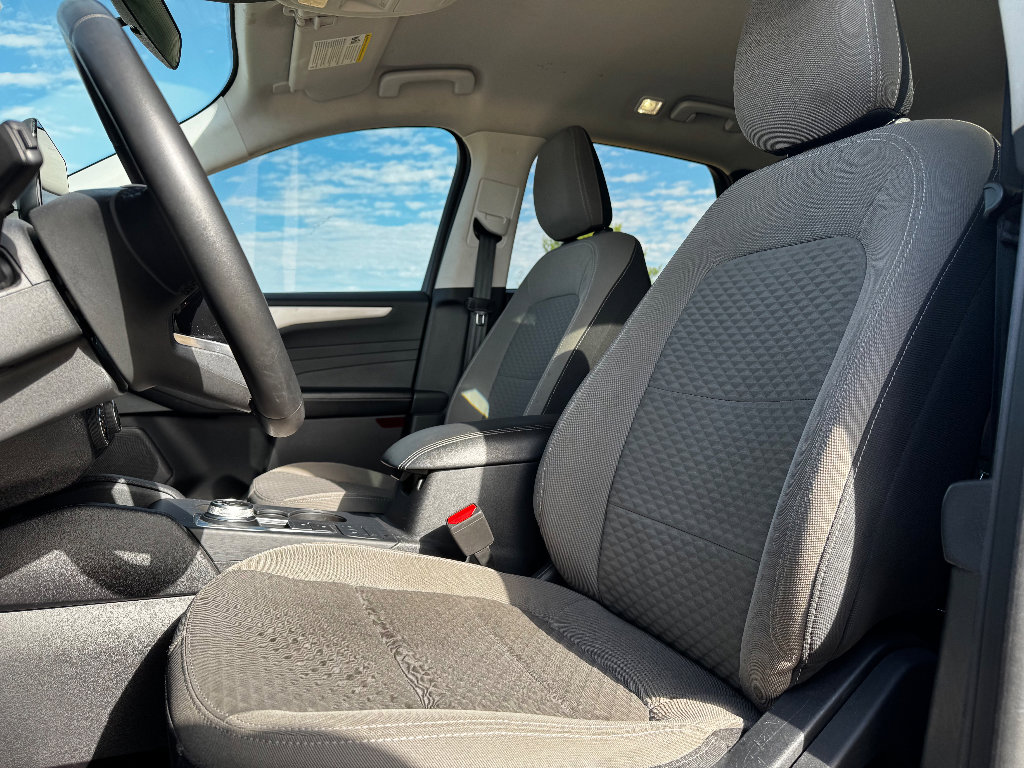 Used 2022 Ford Escape SE w/ Cold Weather Package AWD/4WD image 12