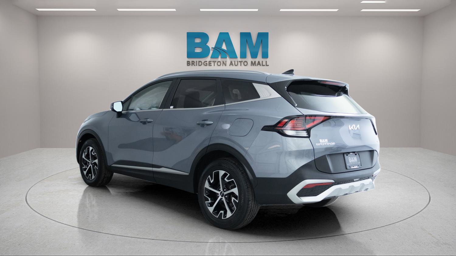 Used 2024 Kia Sportage EX AWD/4WD image 5