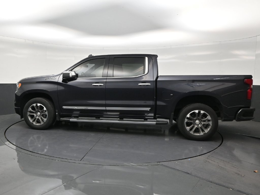 Used 2023 Chevrolet Silverado 1500 High Country RWD image 2