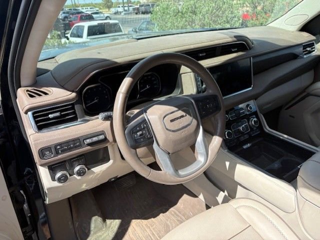 Used 2021 GMC Yukon Denali w/ Denali Premium Package image 6