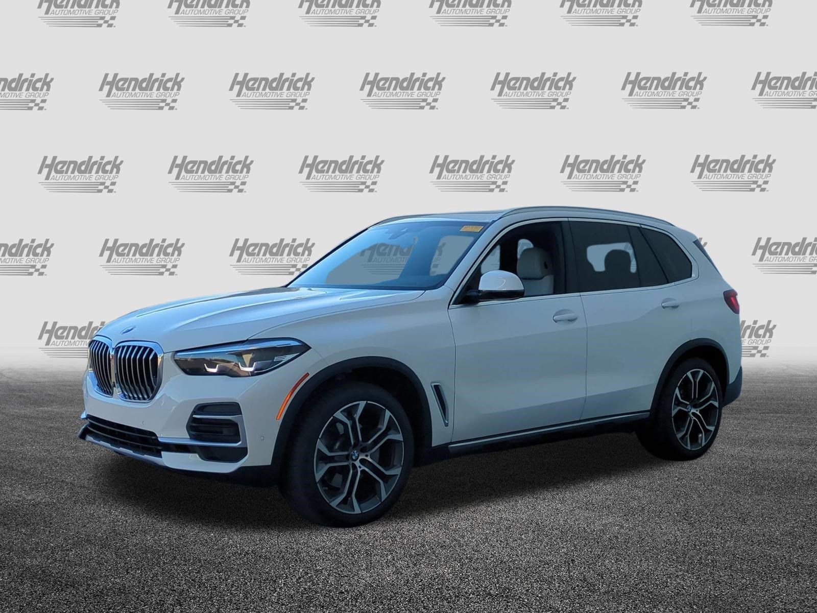 Certified 2023 BMW X5 xDrive40i w/ Premium Package AWD/4WD image 3