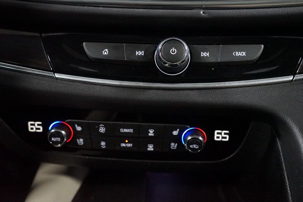Used 2022 Buick Enclave Premium w/ Experience Buick Package FWD image 22