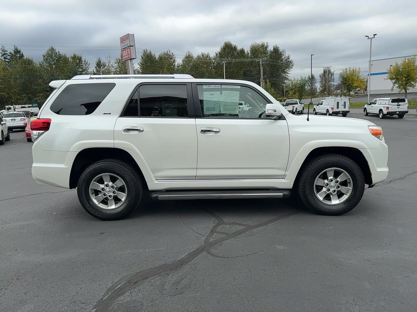 Used 2010 Toyota 4Runner SR5 AWD/4WD image 6