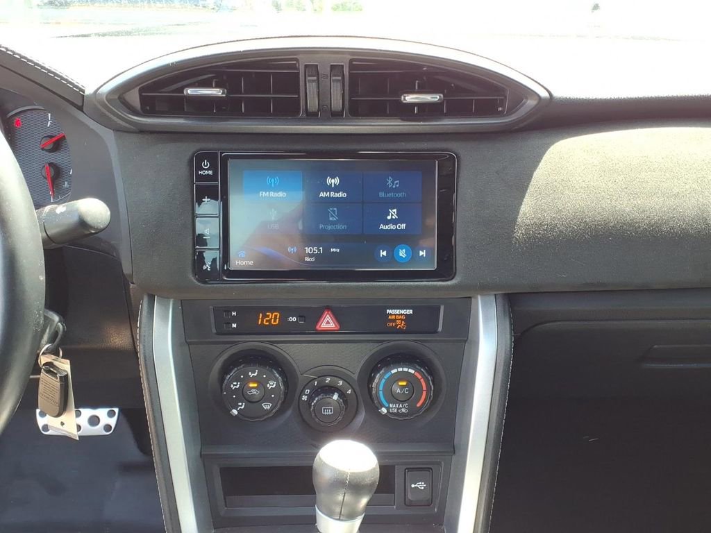 Used 2020 Toyota 86 RWD image 10