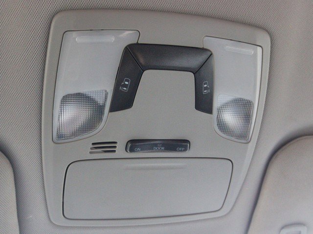 Used 2015 Toyota Sienna LE FWD image 23