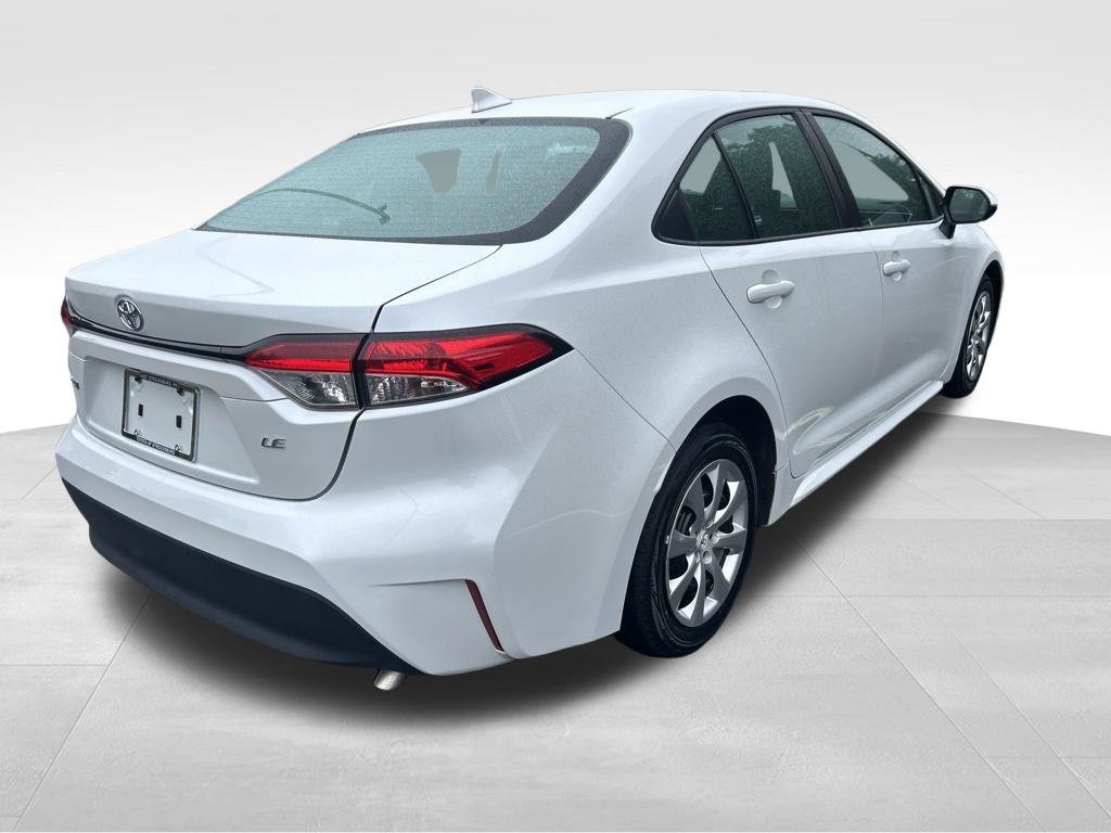 Certified 2025 Toyota Corolla LE FWD image 5