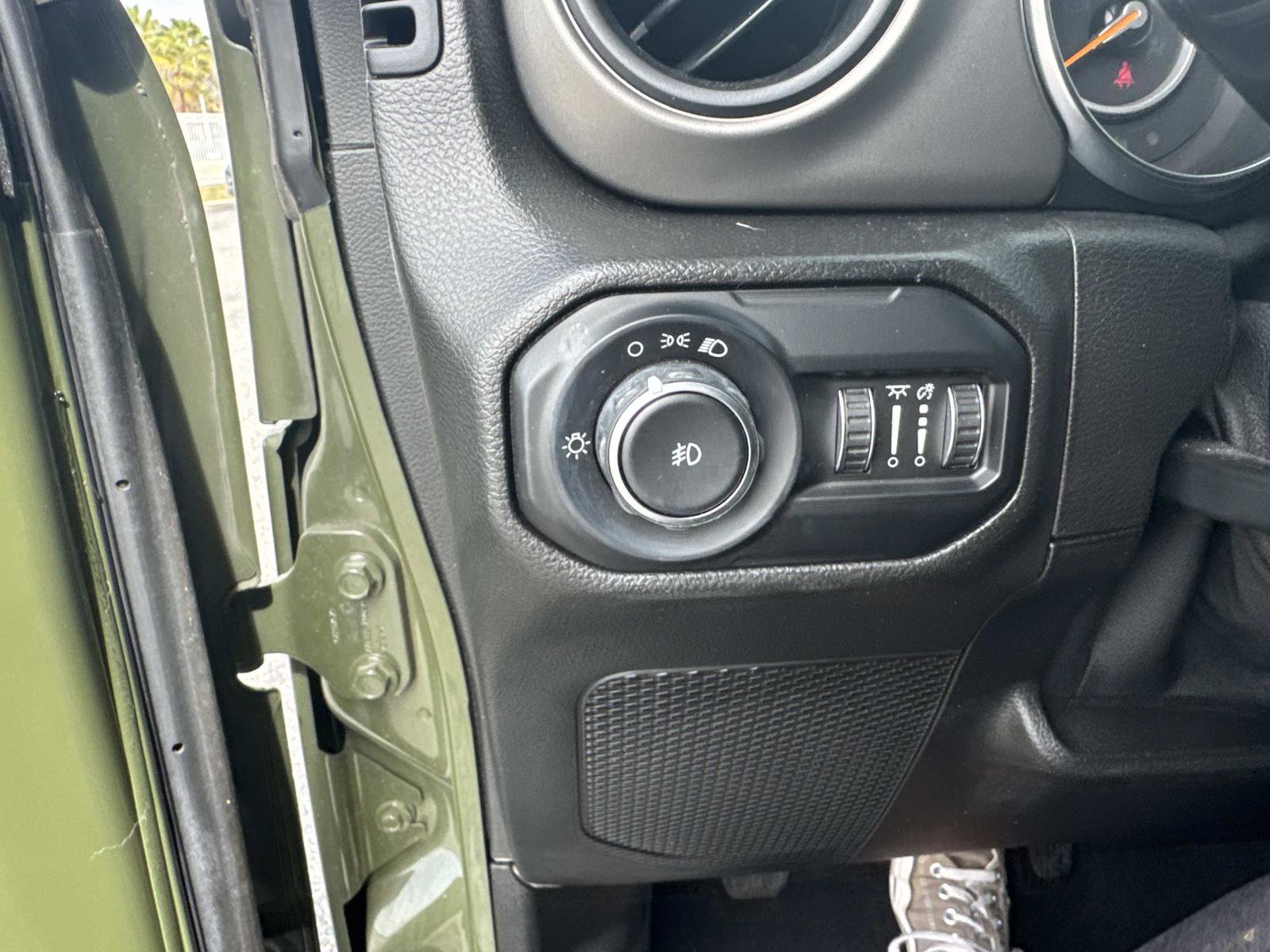 Used 2021 Jeep Wrangler Unlimited Sport image 27