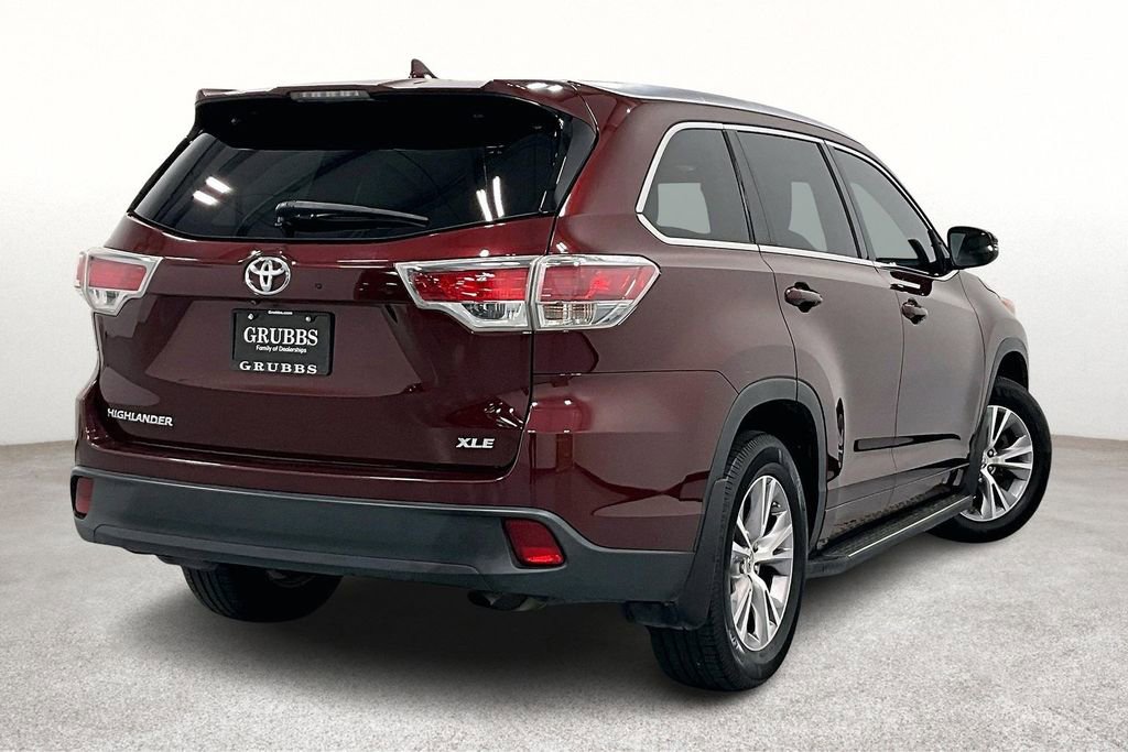 Used 2015 Toyota Highlander XLE image 2