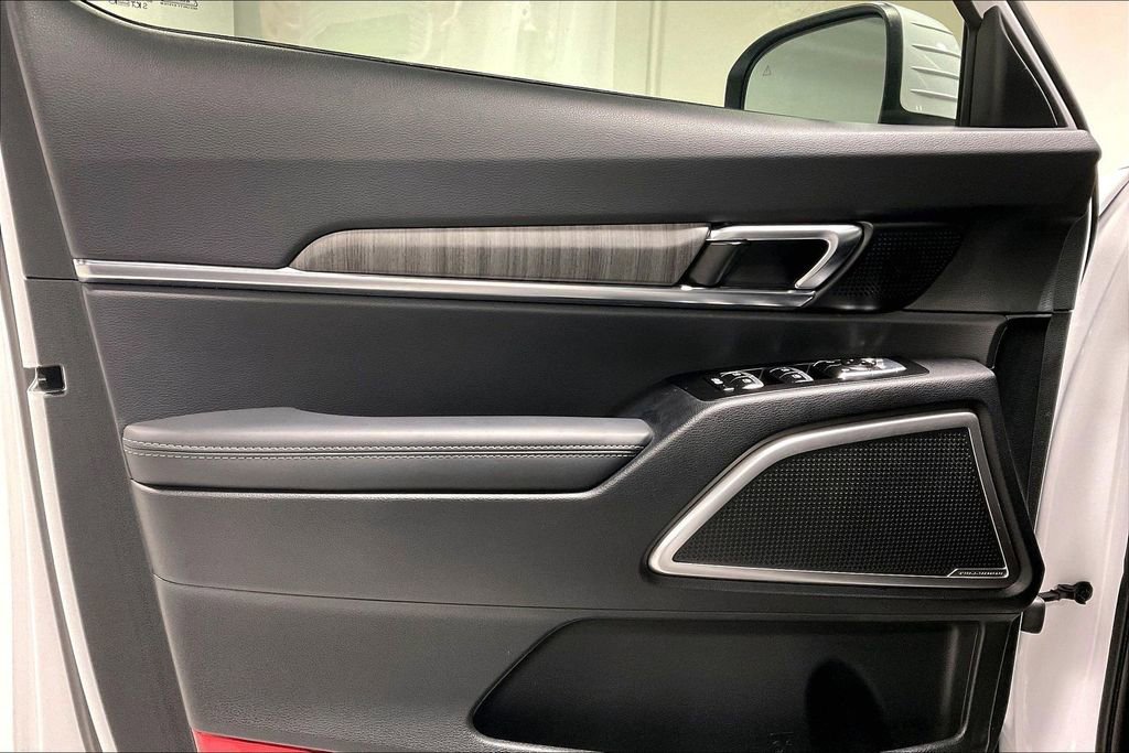 Used 2024 Kia Telluride EX image 21