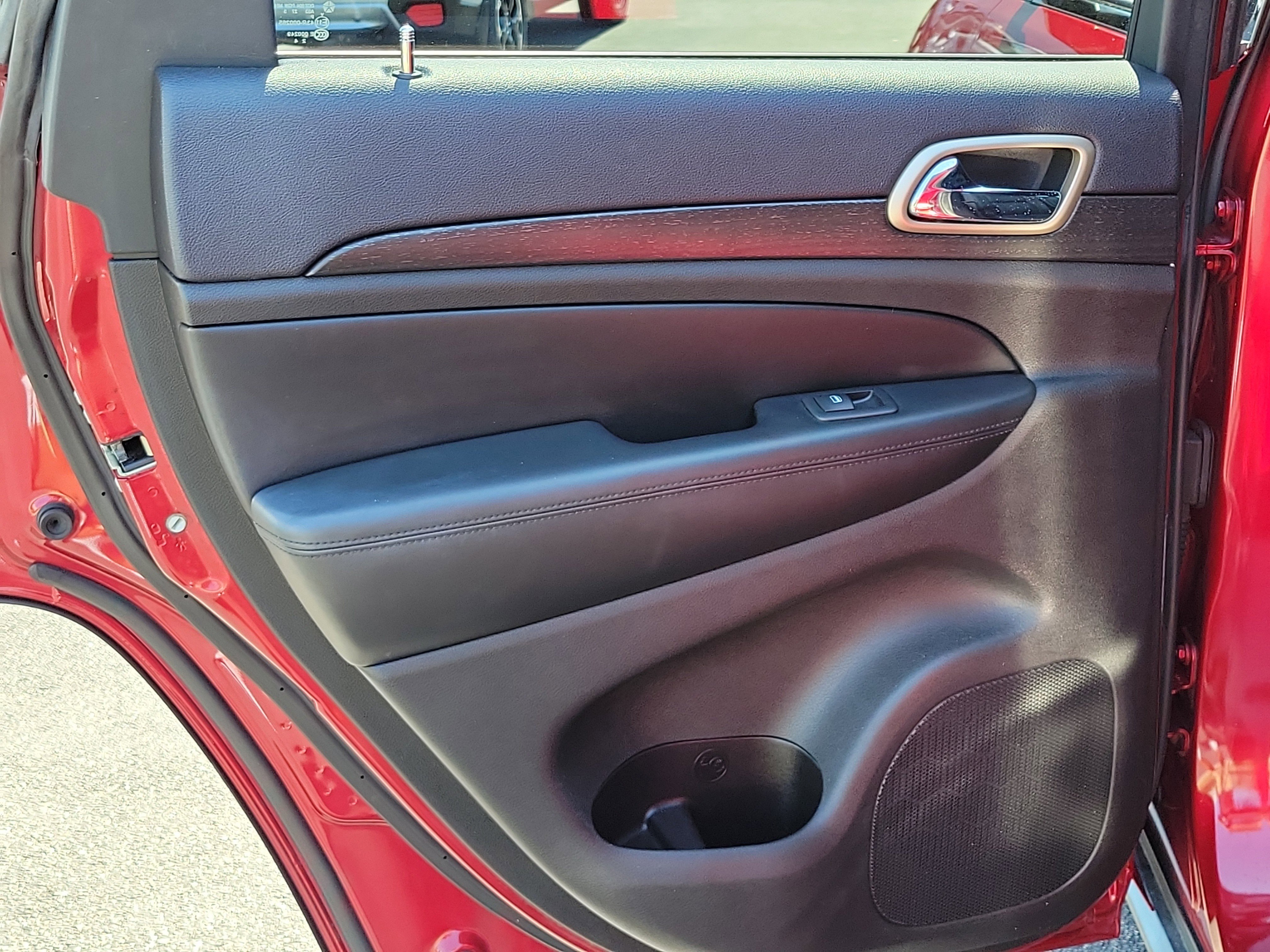 Used 2015 Jeep Grand Cherokee Laredo w/ Quick Order Package 23E image 12