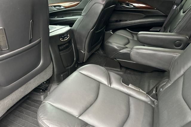 Used 2017 Cadillac Escalade Premium Luxury image 12