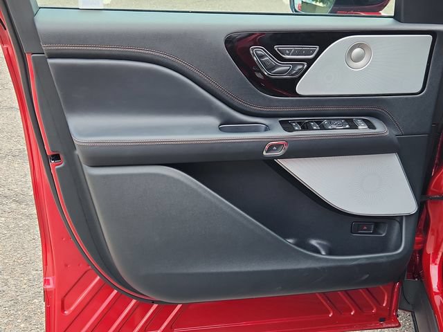 New 2025 Lincoln Aviator Black Label w/ Jet Appearance Package AWD/4WD image 9