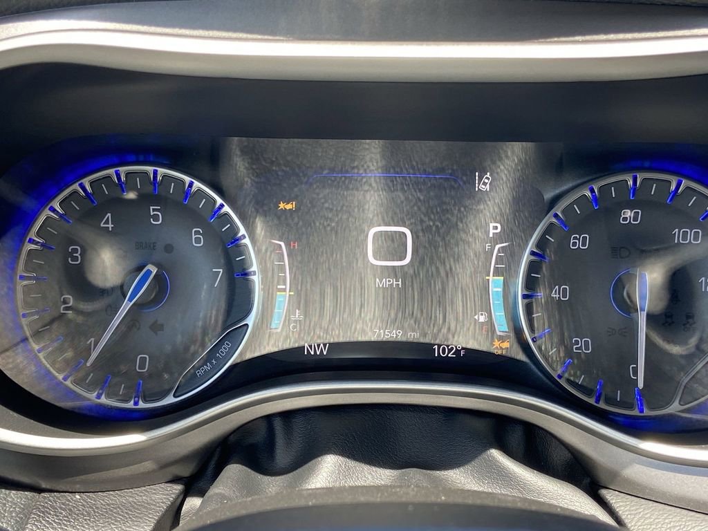 Used 2021 Chrysler Pacifica Touring-L FWD image 7