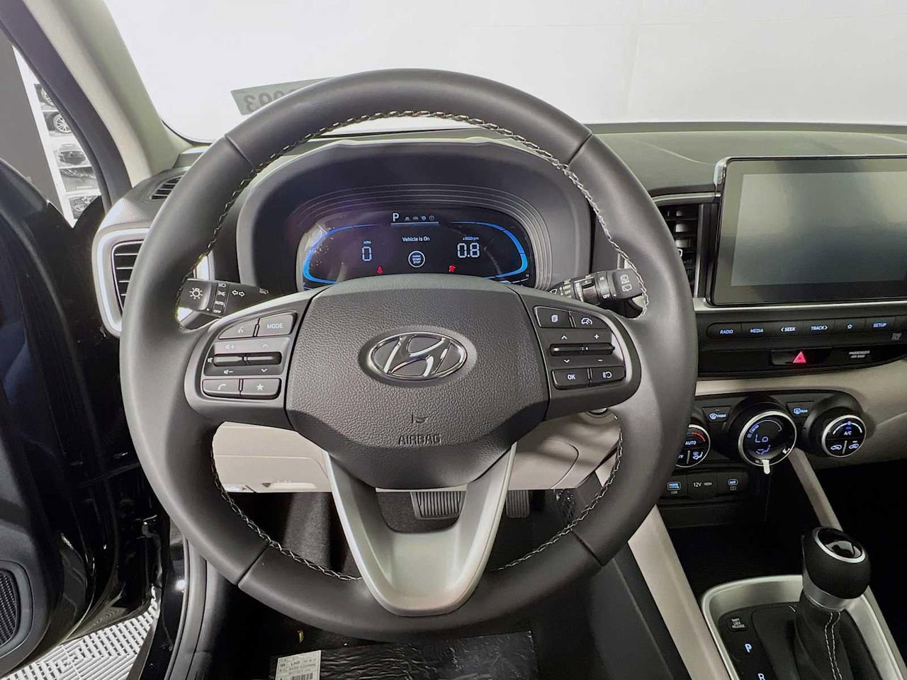 New 2025 Hyundai Venue SEL image 8
