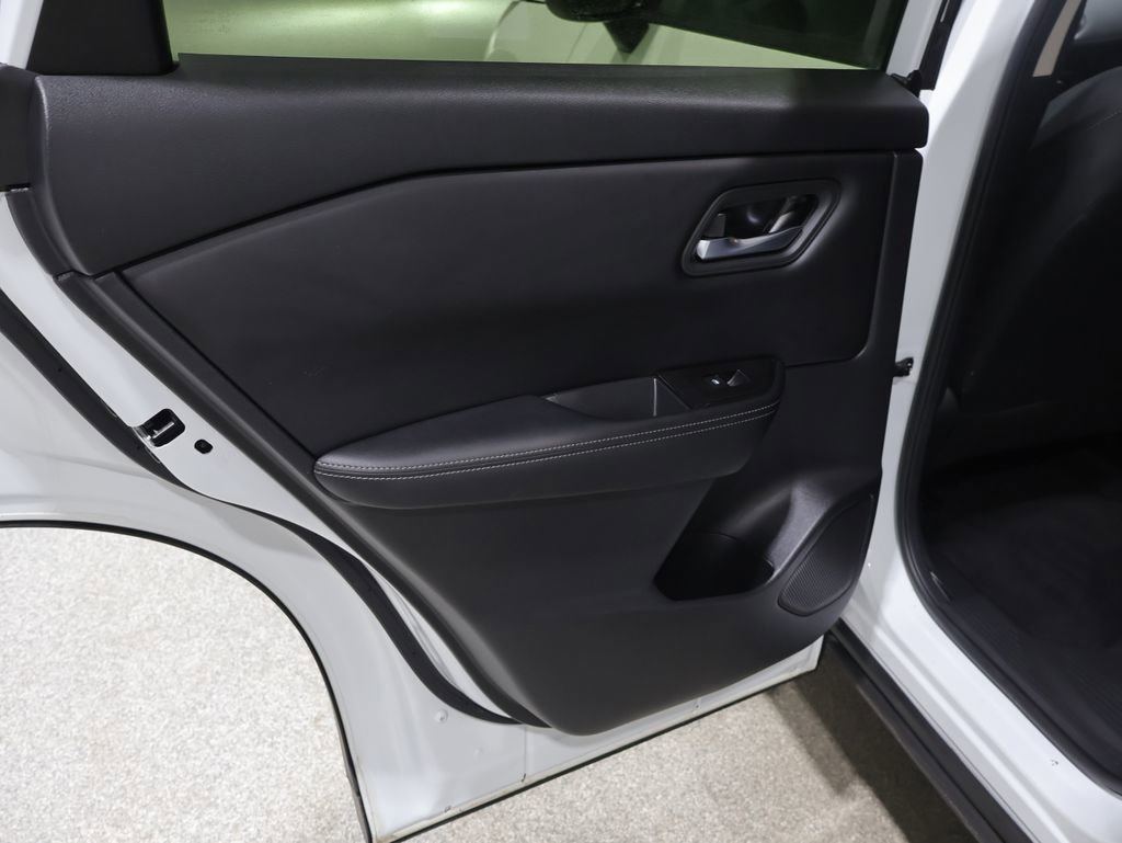 Used 2024 Nissan Rogue SV image 20