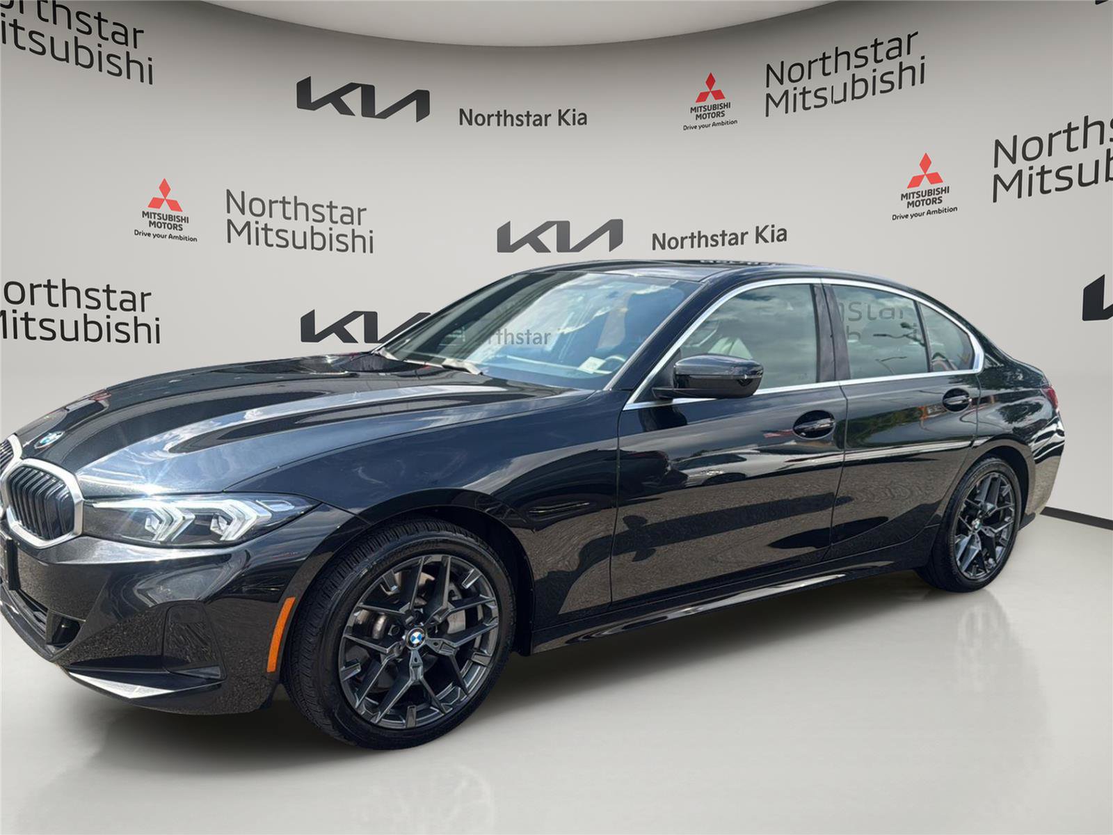 Used 2026 BMW 330i xDrive Sedan AWD/4WD image 2