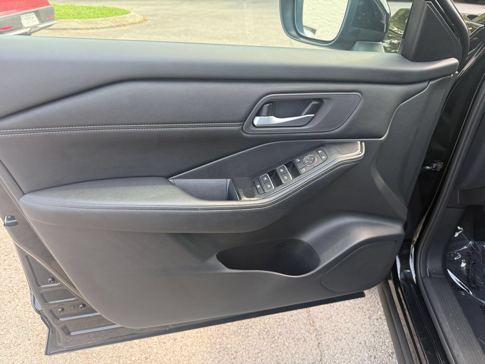 Used 2026 Nissan Rogue SL FWD image 18