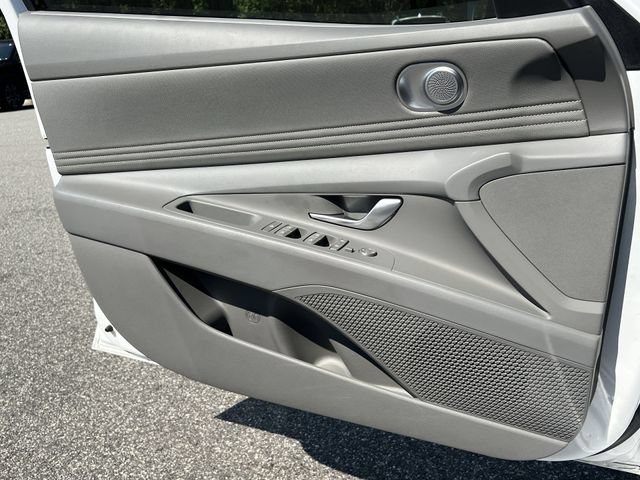 Certified 2025 Hyundai Elantra SEL FWD image 38
