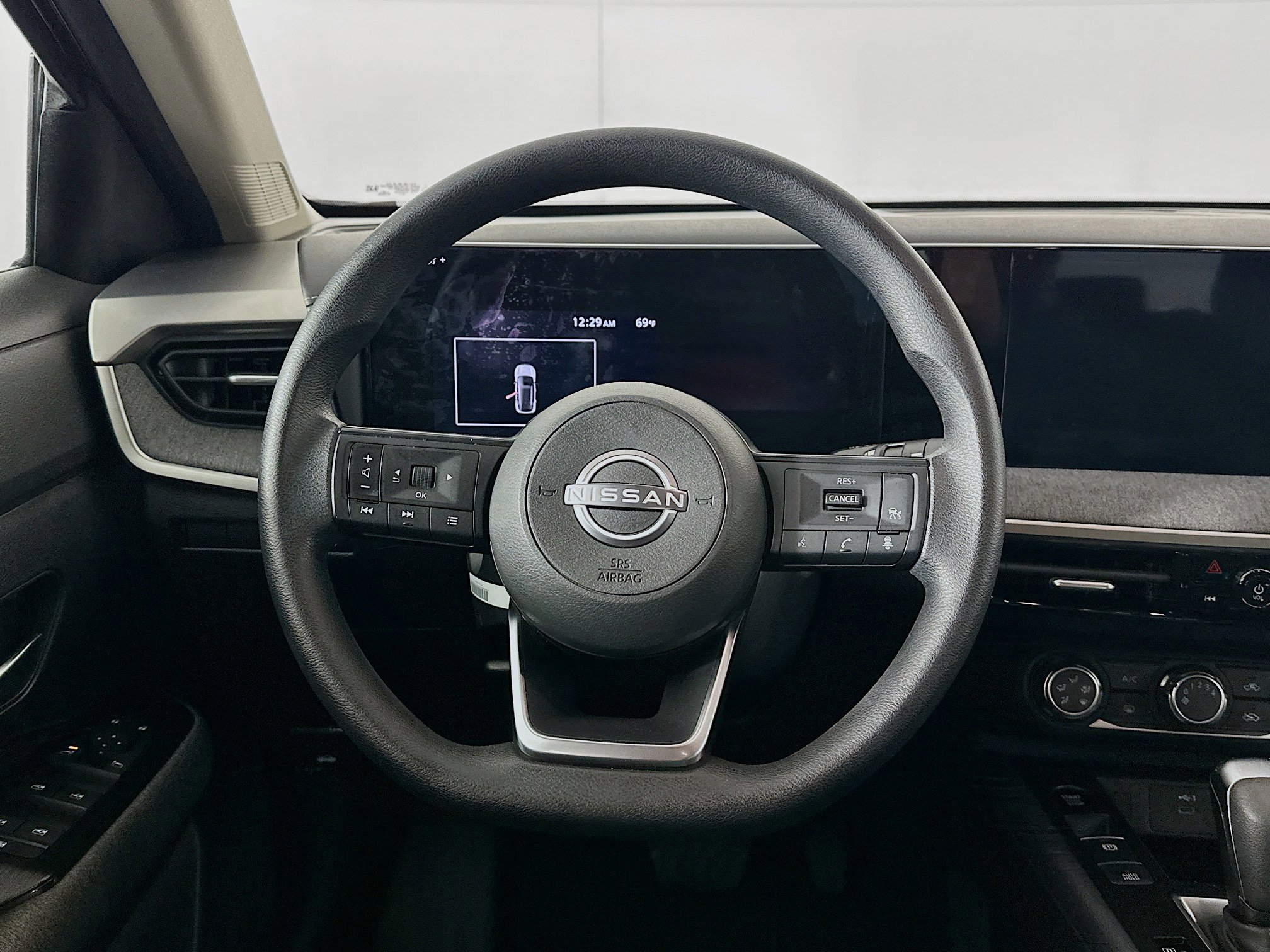 Used 2025 Nissan Kicks SV image 18