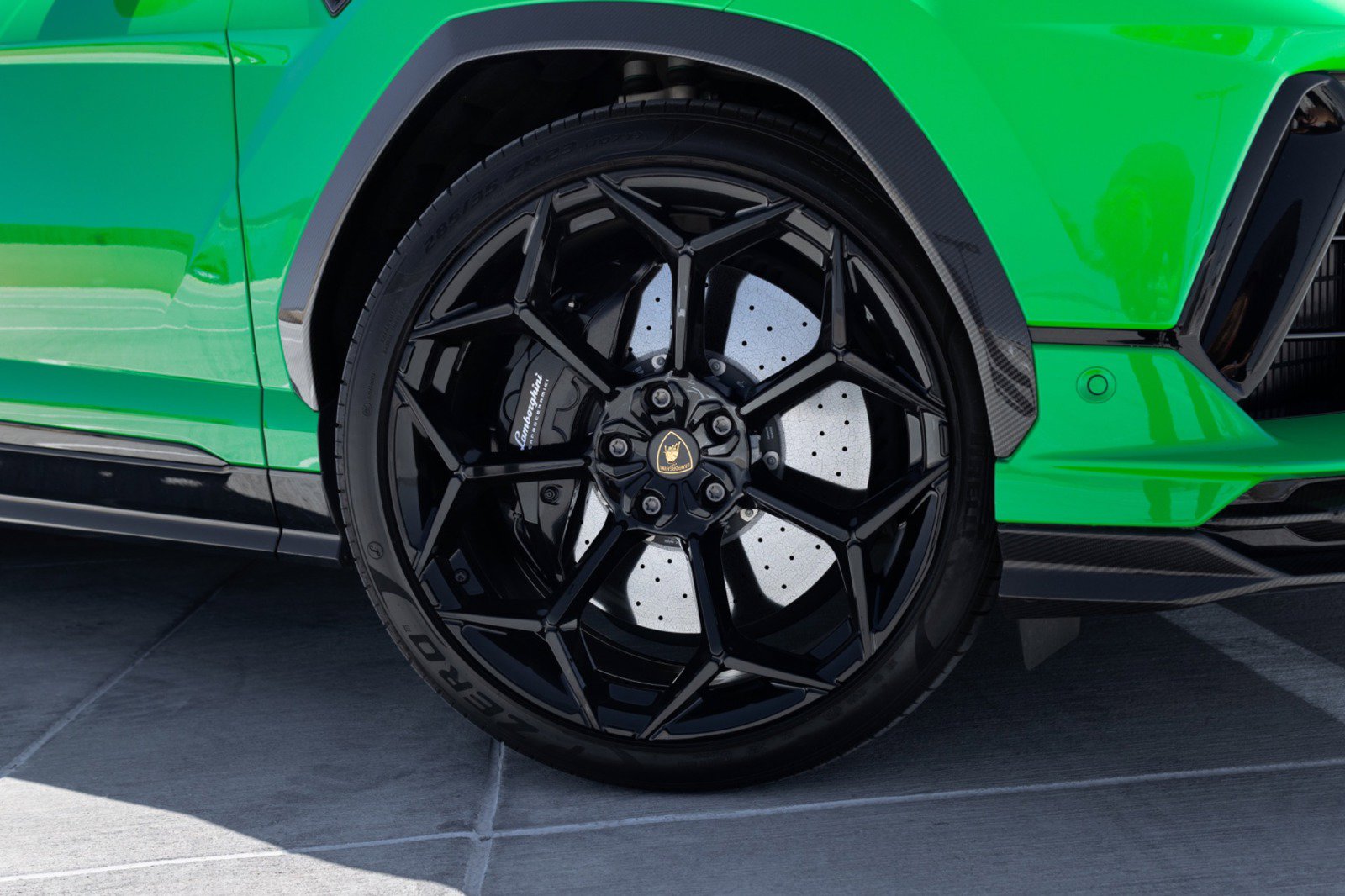 Used 2023 Lamborghini Urus Performante AWD/4WD image 15