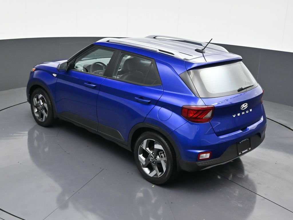 Used 2023 Hyundai Venue Limited image 23