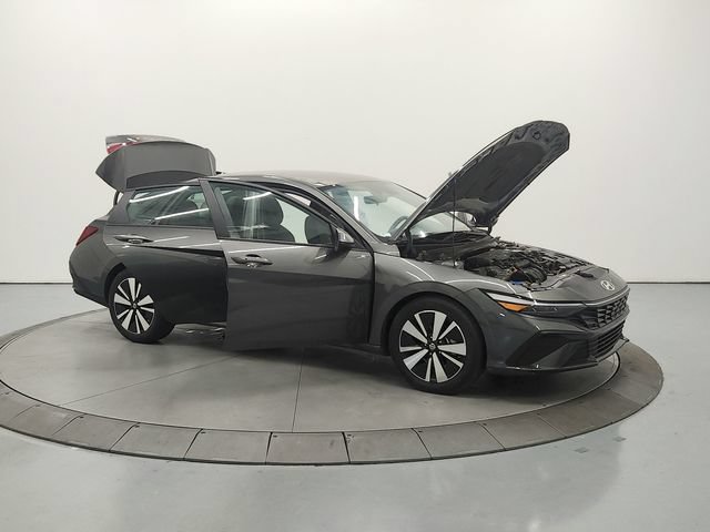Used 2024 Hyundai Elantra SEL FWD image 10